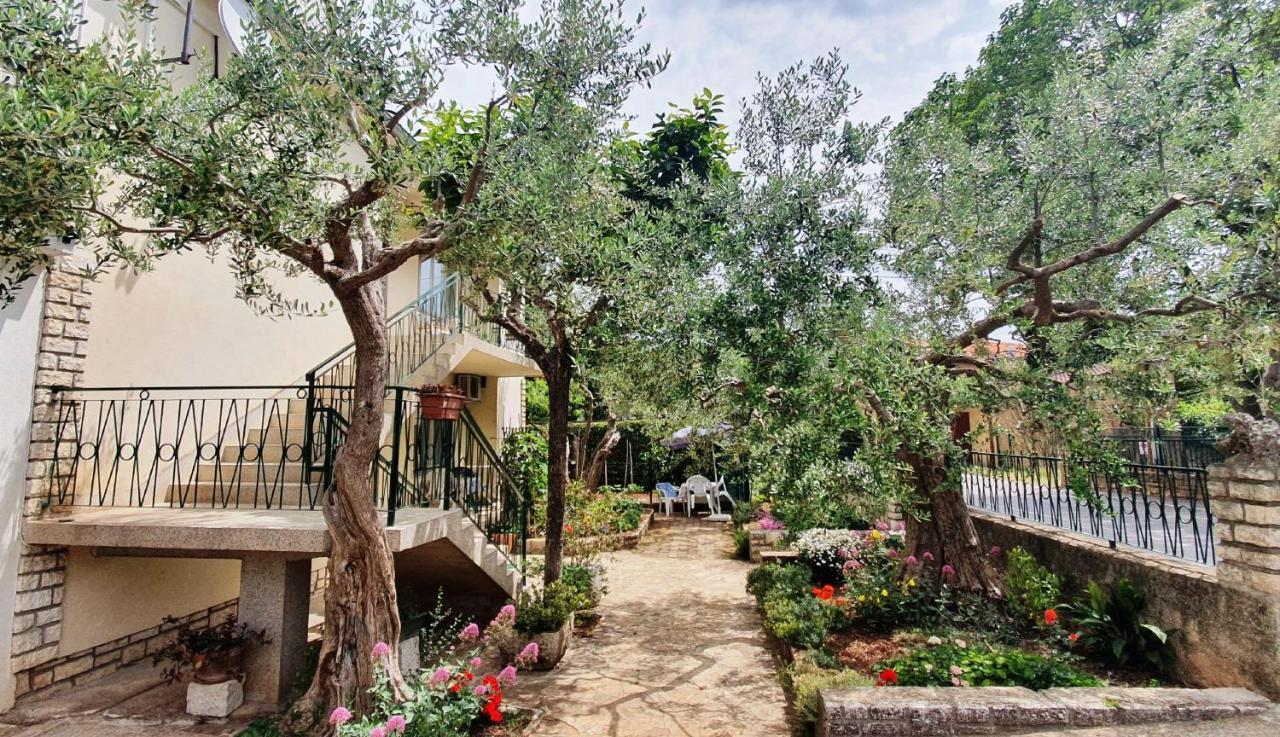 Cecillia Mare Apartments Rovinj Extérieur photo