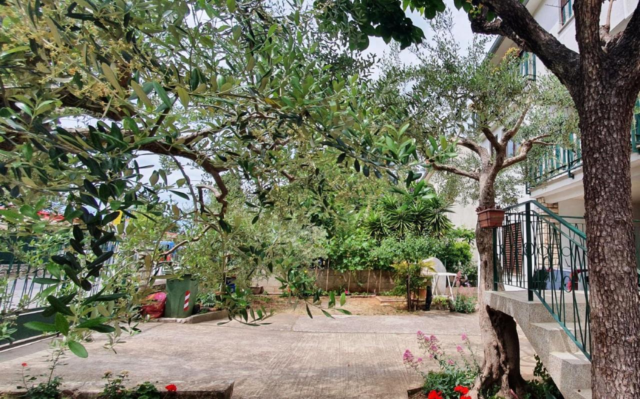 Cecillia Mare Apartments Rovinj Extérieur photo